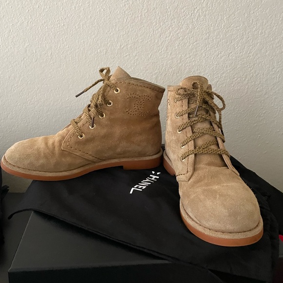 CHANEL suede calfskin lace up ankle boot dark beige 38 - Picture 15 of 15